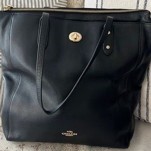 Black Coach Town Tote.Like New never used